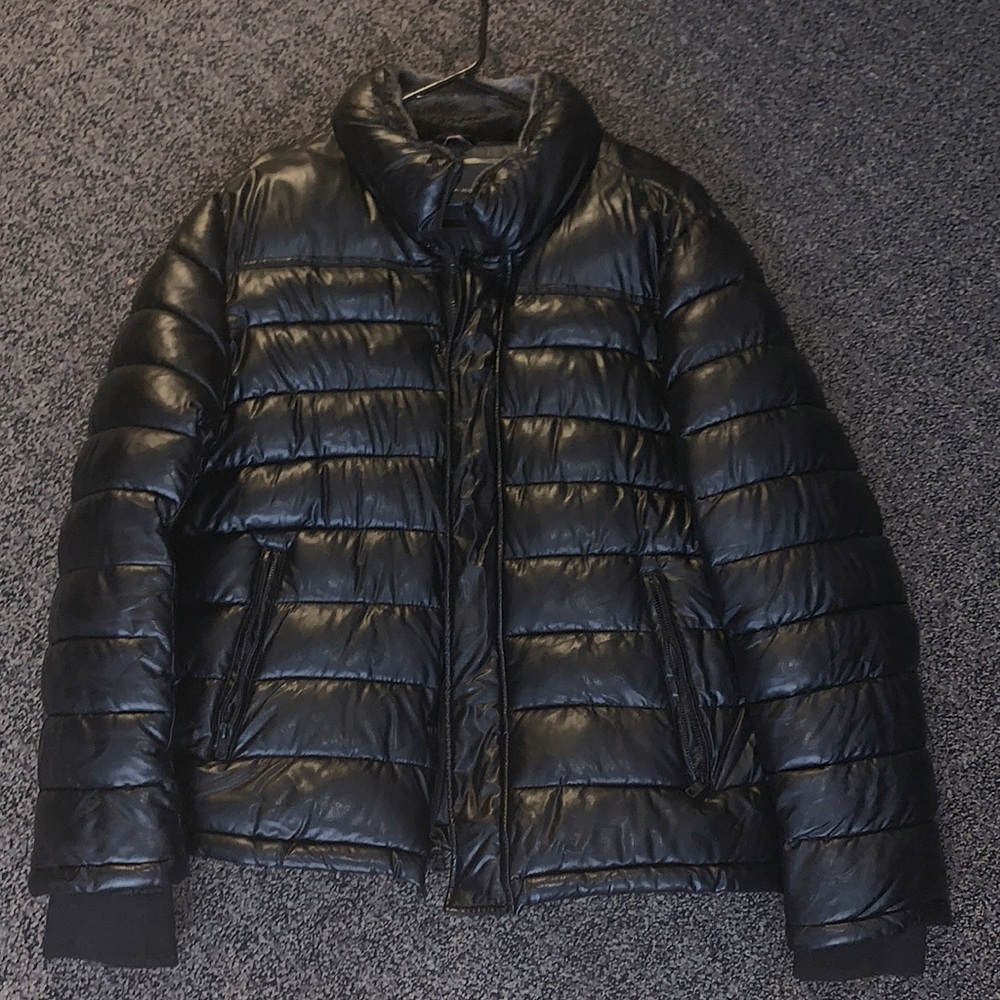 Tommy Hilfiger black puffer winter jacket. Size Medium.